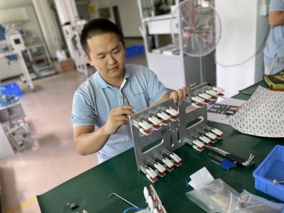 一年多時間，從實習生晉升到工程師，他都做了些什么？